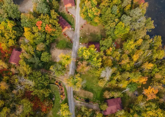 Lakepoint Cottage Resort