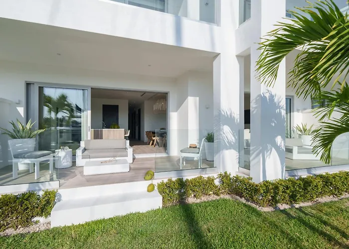 Palm Cay Marina And Resort