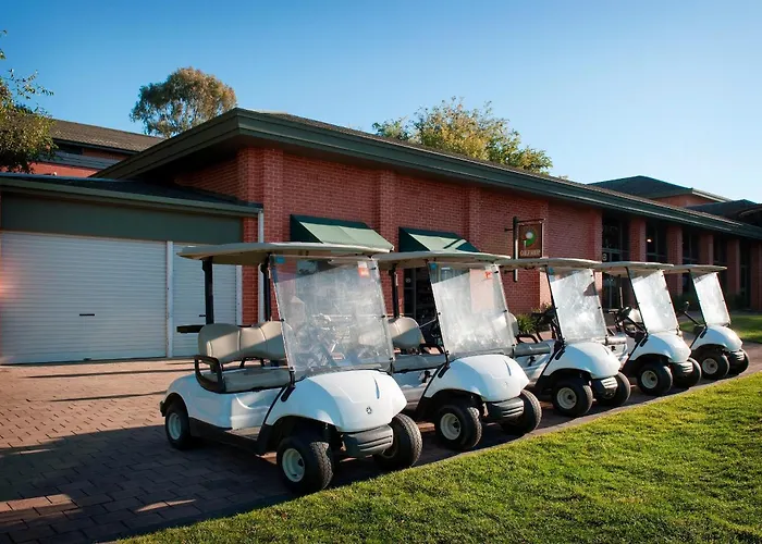 Country Club Villas