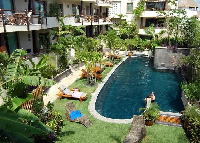 El Taj Oceanfront And Beachside Condo Hotel