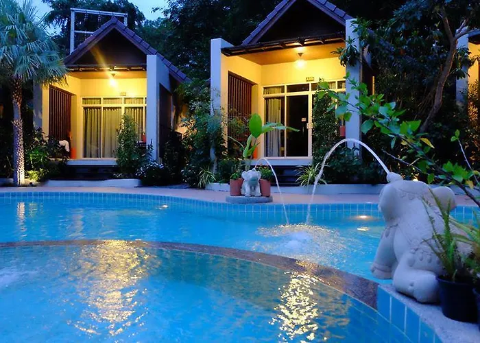 Baan Klang Aow Beach Resort