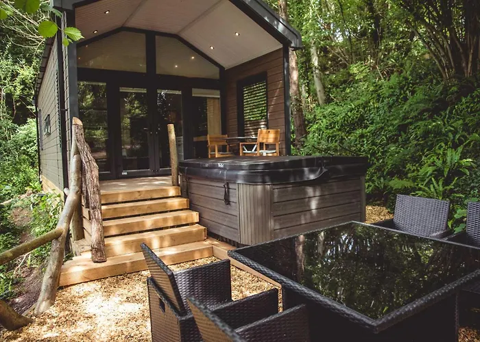 Herons Lake Retreat Hot Tub Lodges Caerwys