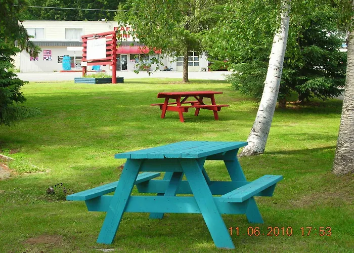 Overlook Inn & Cabins