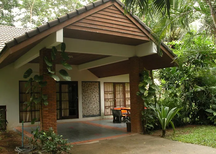 Baan Klang Aow Beach Resort
