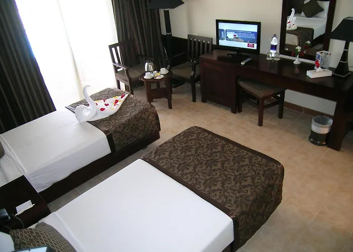Royal Brayka Beach Resort Abu Dabbab