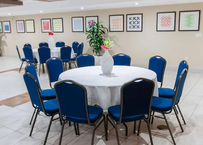 Holiday Inn Express Waikiki By Ihg Honolulu