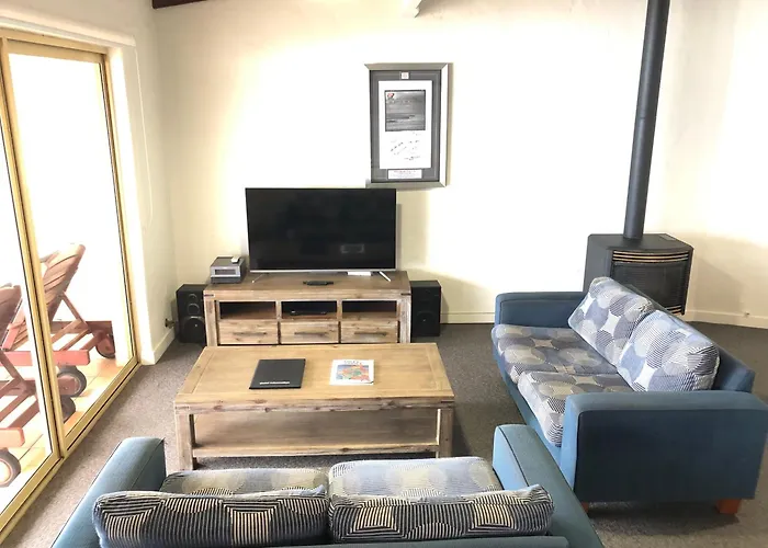 Canal Rocks Beachfront Apartments