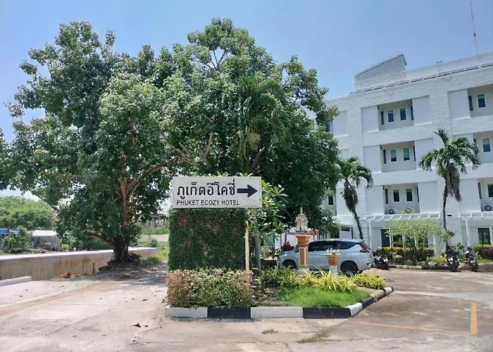 Phuket Ecozy Hotel