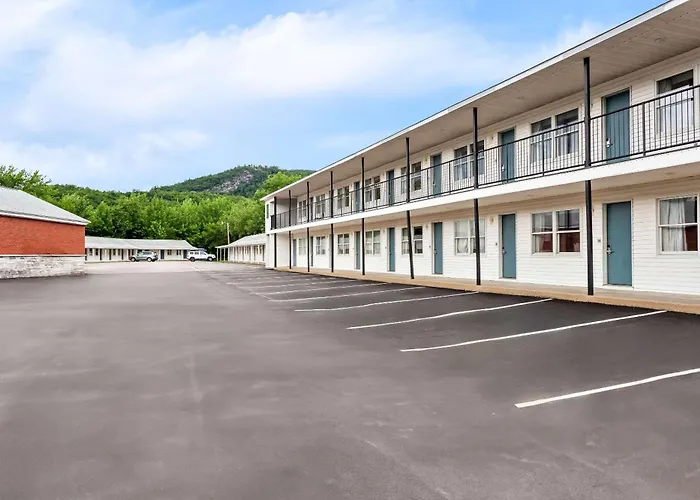 Quality Inn & Suites Gorham Riverside