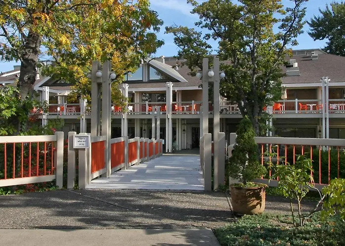 Ashland Hills Hotel & Suites