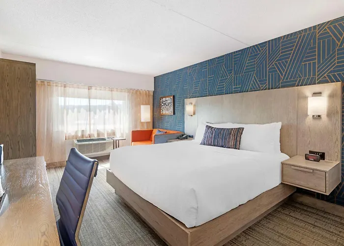 Best Western Plus Landmark Inn