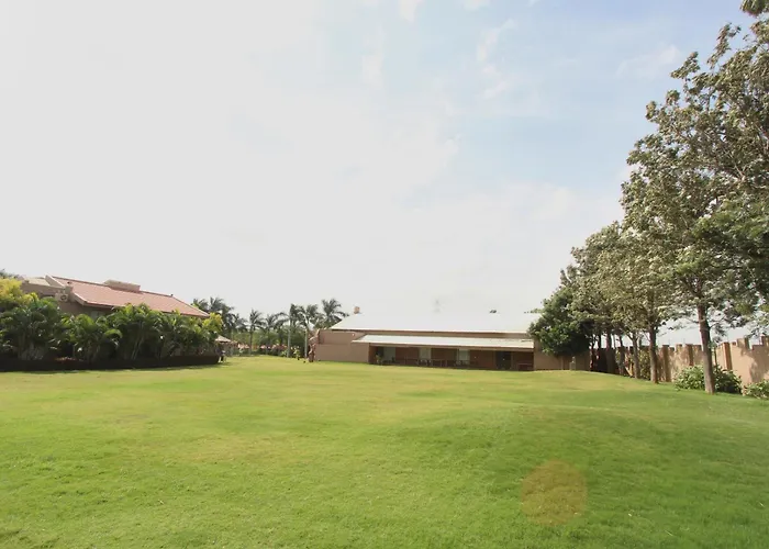 Golden Amoon Resort Narasapura