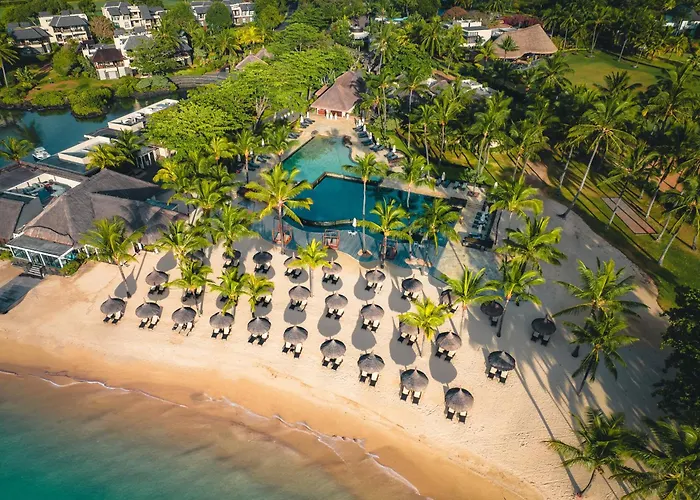 Hotel The Bay Club At Anahita Beau Champ
