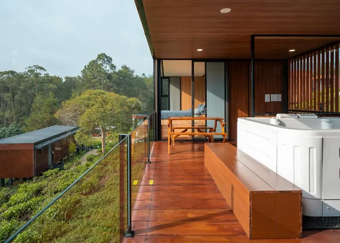 Bobocabin Sukawana, Bandung