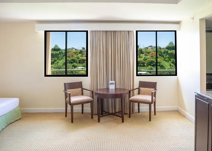Holiday Resort & Spa Guam Tumon
