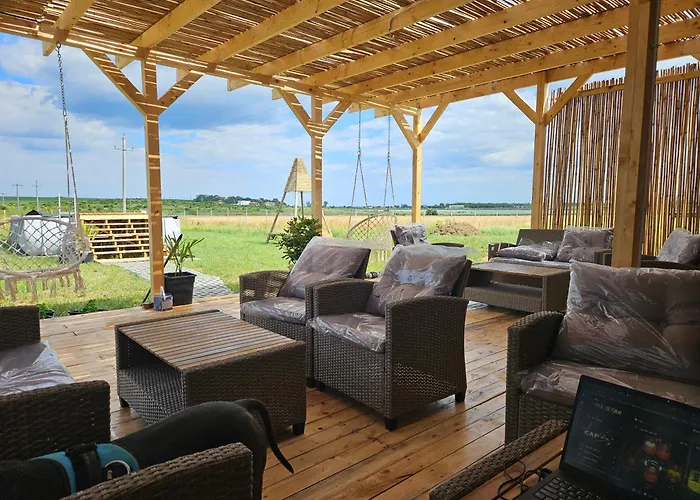 Mar A Lago Glamping23 Douăzeci şi Trei August