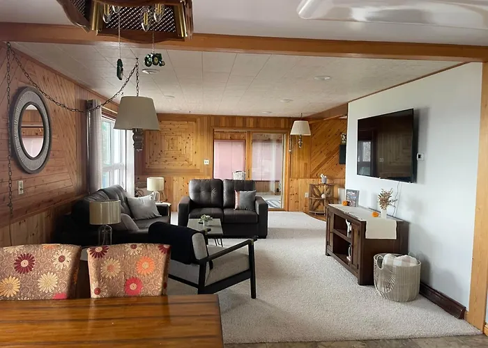 Ackerman Acres Hotel Devils Lake
