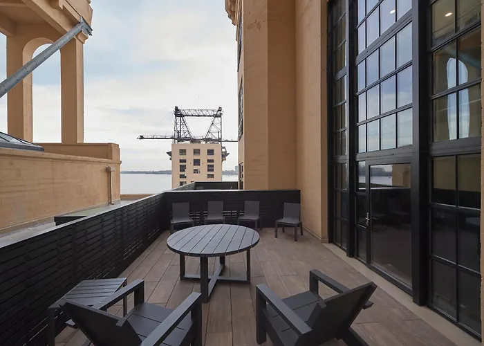 Riversuites At The Battery