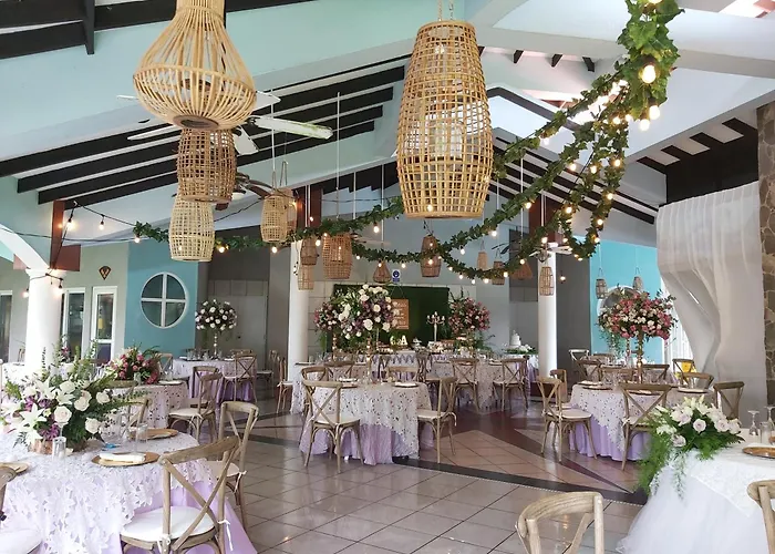 Las Olas Beach Resort