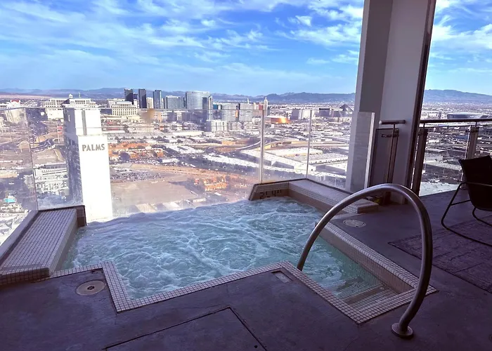 Luxury 4000 Sqft Penthouse At Palms Place 56 Floor