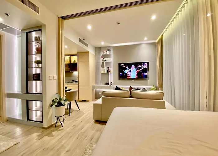 Arom Wongamat Pattaya