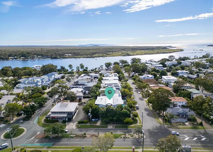 Noosa River Sandy Shores
