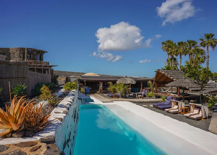 Finca De Arrieta Village - Yurts And Stone Cottages - Shared Pool - Walking Distance To Arrieta Beach - Off Grid