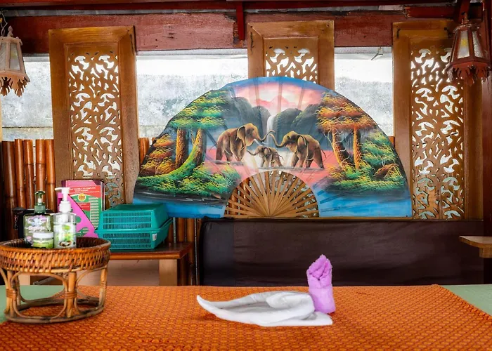 The Expat Hotel Patong