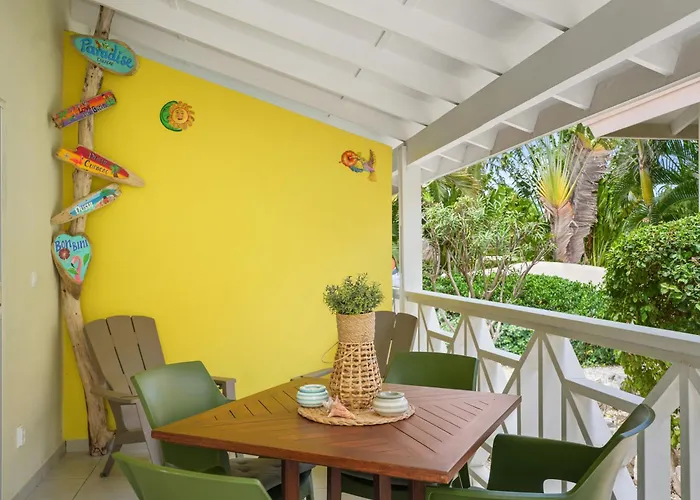 Blue Marlin Apartments, Nabij Mambo Beach Willemstad