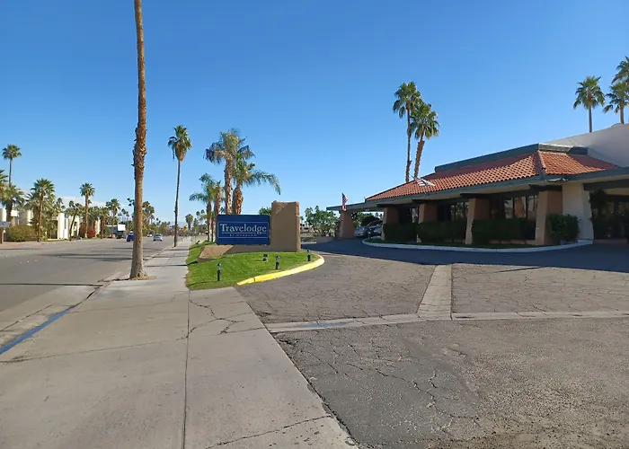 Travelodge By Wyndham Palm Springs