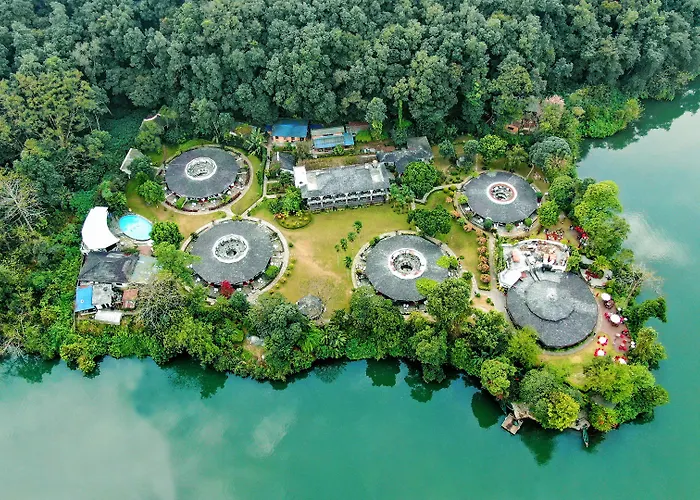 Fish Tail Lodge