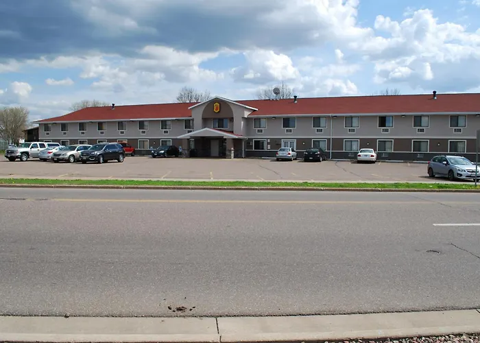 Super 8 By Wyndham Eau Claire Wi