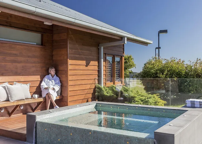 Spicers Peak Lodge