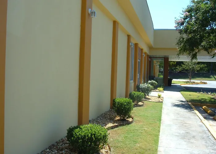 Days Inn By Wyndham Madison
