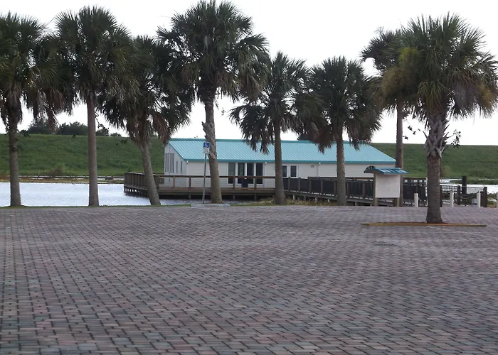 Lakeshore Resort And Marina