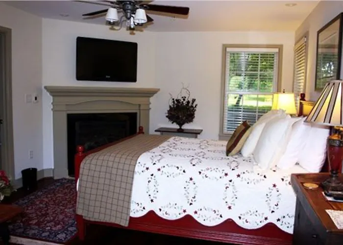 Wayside Inn Bed And Breakfast
