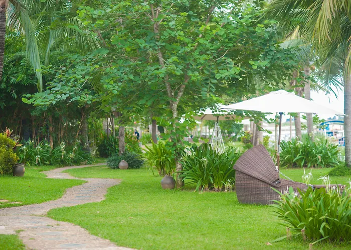 Vinh Hung Riverside & Spa