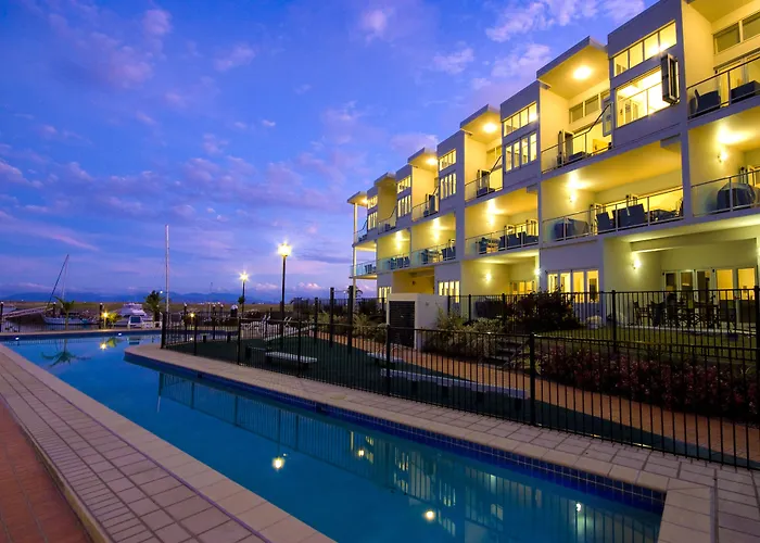 Beachside Magnetic Harbour Apartments