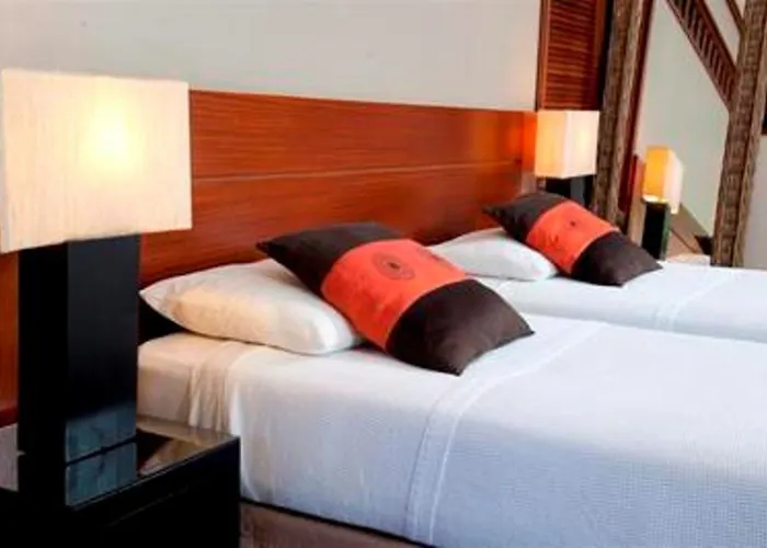 Oure Lodge Beach Resort Kuto