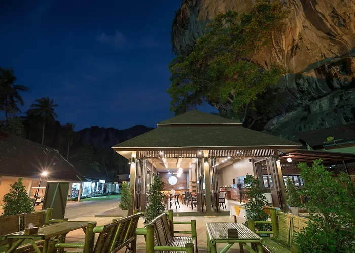 Tonsai Bay Resort