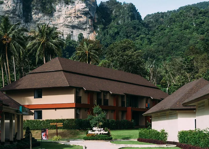 Tonsai Bay Resort