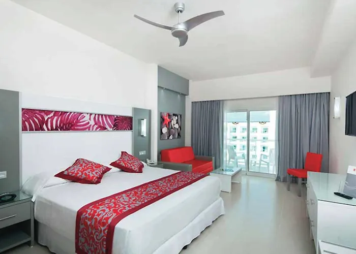 Riu Playa Blanca Hotel