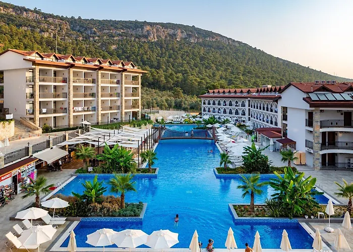 Ramada Resort By Wyndham Akbuk