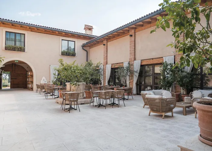 Conti Thun Wine Resort Puegnago del Garda
