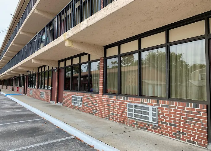 Macthrift Motor Inn