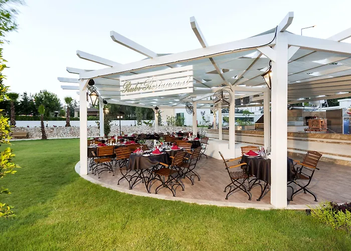 Karmir Resort & Spa