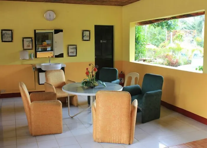 Bakasyunan Resort And Conference Center - Zambales
