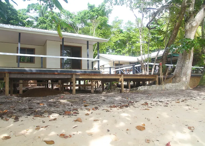 Evis Resort At Nggatirana Island