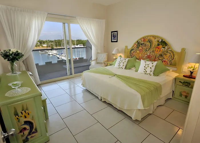 Marina Banderas Suites Hotel Boutique