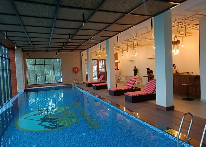 Jungle Lodge Resort & Spa